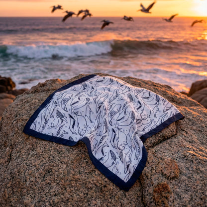 Pañuelo ballenas BN